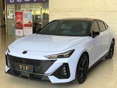 Changan UNI-V 1.5T premium - фото 1