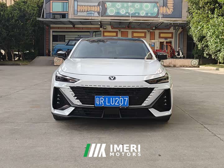 Changan UNI-V 1.5T premium - автомобиль из Китая