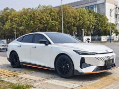 Changan UNI-V 1.5T noble sports - фото 3