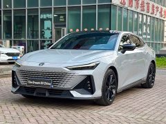 Changan UNI-V 1.5T Smart Pilot Edition - фото 1