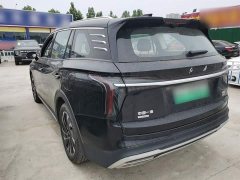 Hongqi HS7 PHEV 2.0T PHEV four-wheel drive Qichang version 7 seats - фото 5