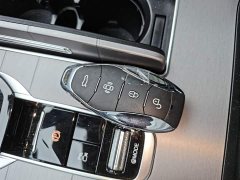 Hongqi HS7 PHEV 2.0T PHEV four-wheel drive Qichang version 6 seats - фото 9