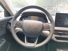 Hongqi E-QM5 2023 basic travel version - фото 11
