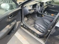 Hongqi E-QM5 2023 basic travel version - фото 16