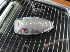 Hongqi HQ9 PHEV 2.0T four-wheel drive luxury version - фото 9
