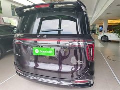 Hongqi HQ9 PHEV 2.0T four-wheel drive luxury version - фото 6