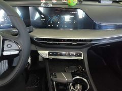 Hongqi HS7 PHEV 2024 2.0T PHEV four-wheel drive Qichang version 6 seats - фото 13