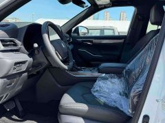 Toyota Crown Lufang 2024 2.5L HEV four-wheel drive premium version - фото 2
