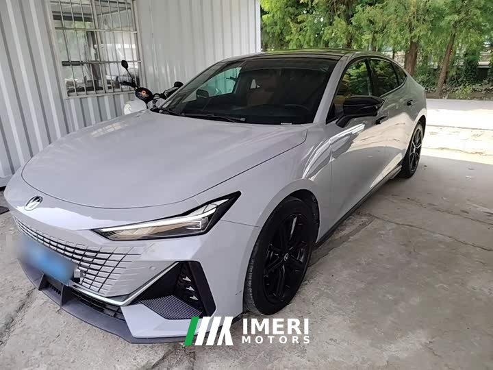 Changan UNI-V 2022 1.5T premium - автомобиль из Китая