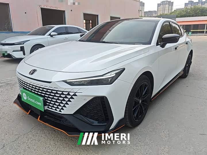 Changan UNI-V 2023 2.0T sharp version - автомобиль из Китая