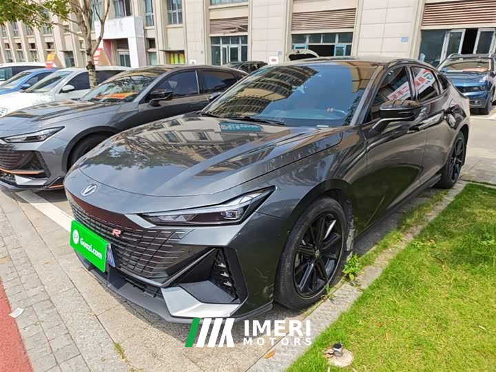 Changan UNI-V 2022 1.5T premium - автомобиль из Китая