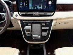 FAW HQ9 2.0T Edition - фото 18