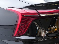 Hongqi H5 2024 2.0T Automatic Zhilian Qichang Edition - фото 9