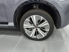 Hongqi E-HS9 660km Qichang version six seats - фото 6