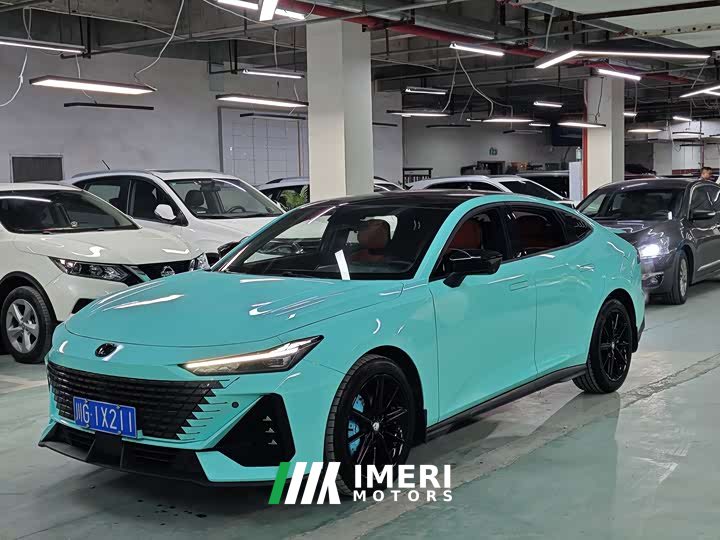 Changan UNI-V 2022 1.5T premium - автомобиль из Китая
