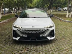 Changan UNI-V 1.5T premium - фото 2