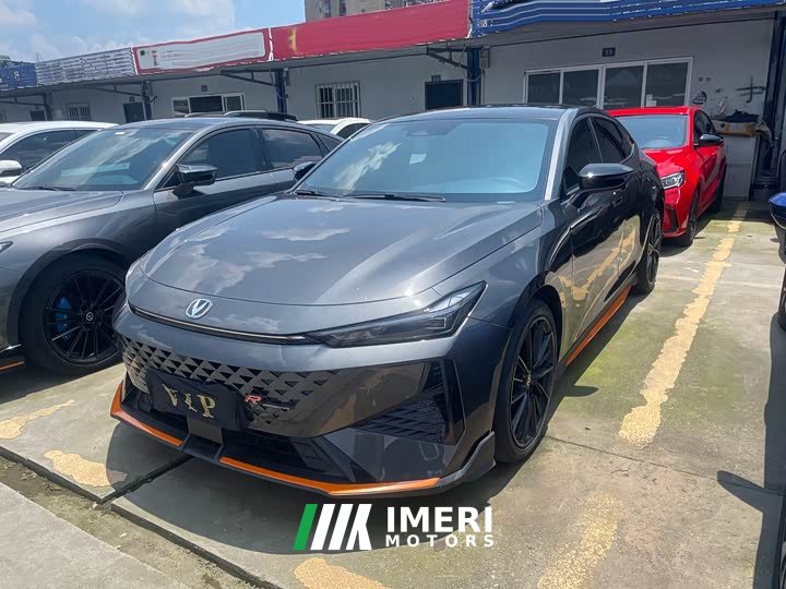Changan UNI-V 1.5T exclusive - автомобиль из Китая