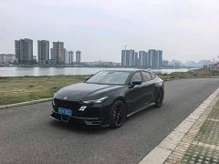 Changan UNI-V 1.5T Smart Pilot Edition - фото 1