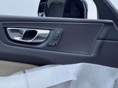 Volvo XC60 B5 four-wheel drive Zhiyuan Deluxe Edition - фото 13