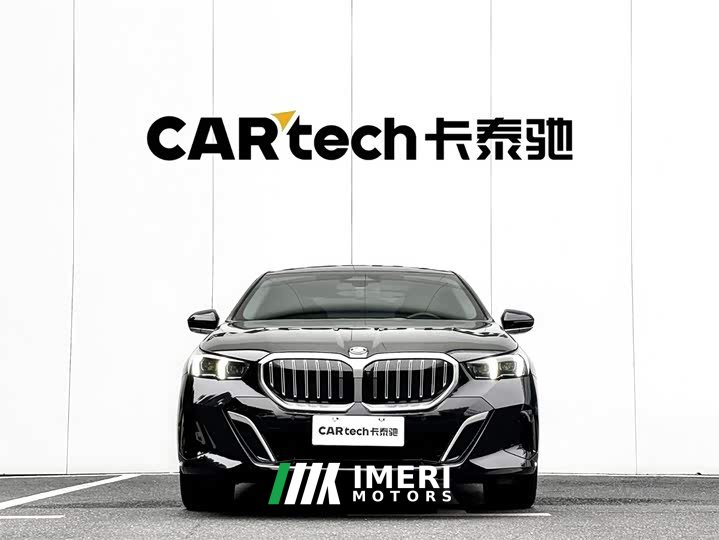 BMW 5 Series 530Li Leading M Sports Package - автомобиль из Китая