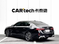 BMW 5 Series 530Li Leading M Sports Package - фото 4