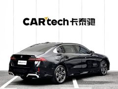 BMW 5 Series 530Li Leading M Sports Package - фото 6