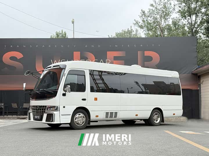 4.0L - автомобиль из Китая