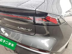 Changan UNI-V 1.5T premium - фото 8