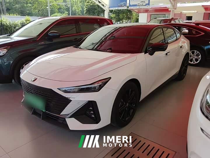 Changan UNI-V 1.5T premium - автомобиль из Китая