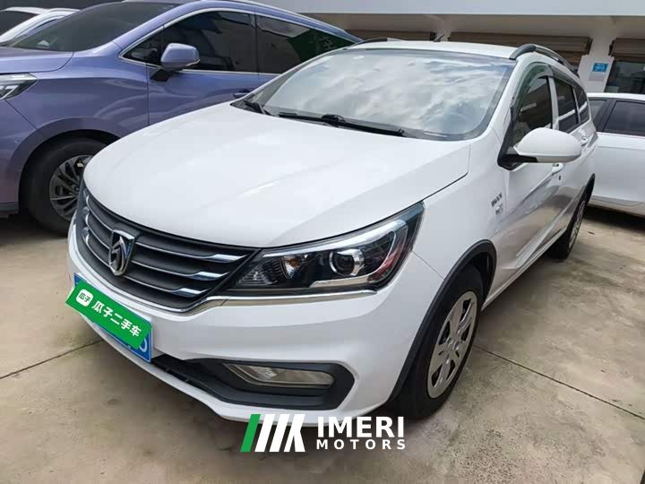 Baojun 310W 2017 1.5L Manual Comfort China VI - автомобиль из Китая
