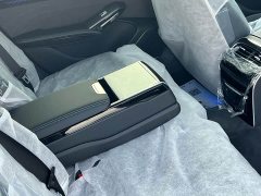 Hongqi H9 2025 facelift 2.0T two-wheel drive Qichang private fashion version 5 seats - фото 9