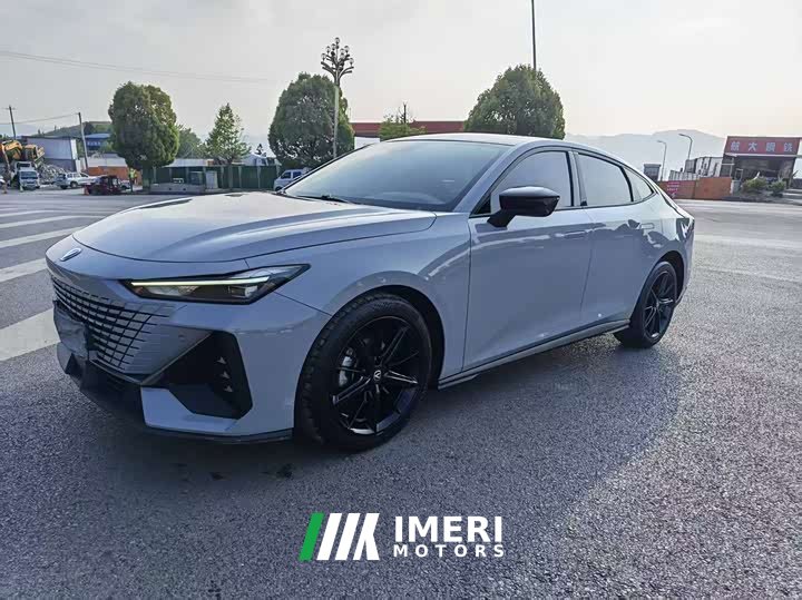 Changan UNI-V 1.5T Prestige Edition - автомобиль из Китая