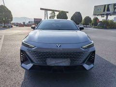 Changan UNI-V 1.5T Prestige Edition - фото 3