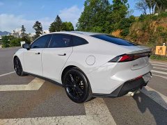 Changan UNI-V 1.5T Prestige Edition - фото 4