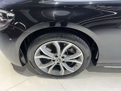 Mercedes-Benz E-Class E 300 L Sporty and Fashionable - фото 13
