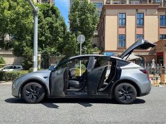 Tesla Model Y long-range all-wheel drive version - фото 16