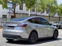 Tesla Model Y long-range all-wheel drive version - фото 4