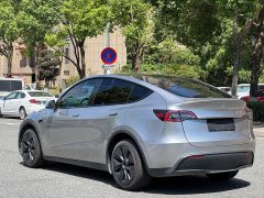Tesla Model Y long-range all-wheel drive version - фото 6