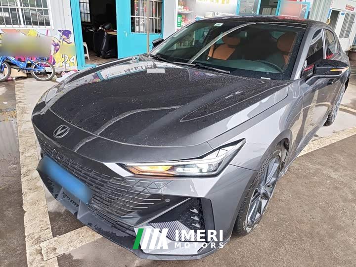 Changan UNI-V 2022 1.5T premium - автомобиль из Китая