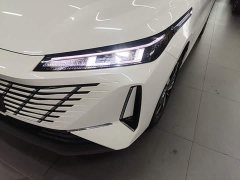 Changan Eado PHEV 2025 Smart New Blue Whale 145KM Battleship Edition - фото 18