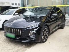 Hongqi E-QM5 Facelift Basic Travel Edition - фото 1