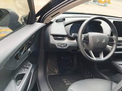 Hongqi E-QM5 Facelift Basic Travel Edition - фото 16
