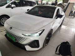 Changan UNI-V 1.5T premium - фото 2