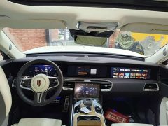 Hongqi E-HS9 660km flag collar version four seats - фото 12