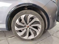 Hongqi E-HS9 660km flag collar version four seats - фото 19