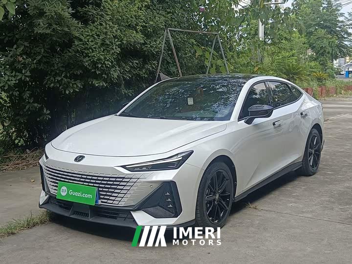 Changan UNI-V 2022 1.5T ZunGui Edition - автомобиль из Китая