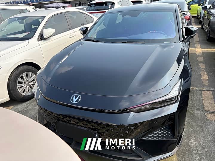 Changan UNI-V 1.5T 500BarDeluxe Version - автомобиль из Китая