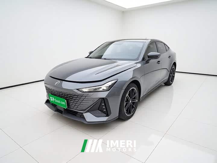Changan UNI-V Smart iDD Smart iDD 1.5T 113km smart fun - автомобиль из Китая