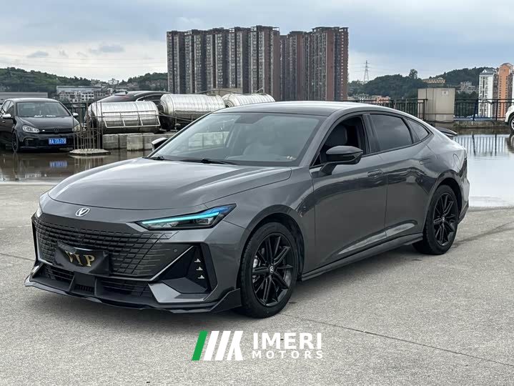 Changan UNI-V 1.5T ZunGui Edition - автомобиль из Китая