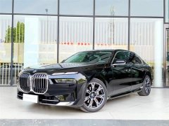 BMW 7 Series 2023 735Li Luxury Line - фото 1